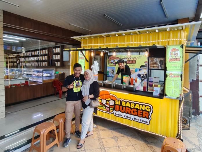 Sibabang Burger, Pematangsiantar, Abdurrahman Syah, usaha burger, kisah sukses