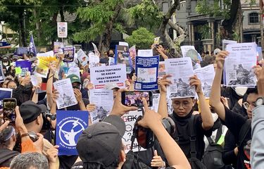 Protes Kenaikan PPN 12 Persen, Massa Turun ke Jalan dan Galang Petisi