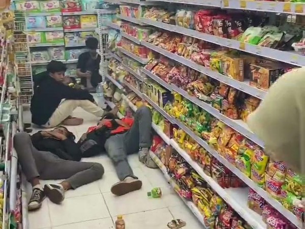 Ratusan Anggota Klub CB Serbu Minimarket, Makan dan Tidur hingga Sebabkan Kerugian