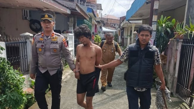 Seorang Ibu di Medan Laporkan Anak Kandungnya yang Kerap Mengancam dengan Parang