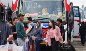 Terminal Amplas Catat Lonjakan Pemudik Natal dan Tahun Baru 2025