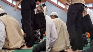 Gibran Salat Jumat di Semarang: Paspampres Bantah Isu Viral
