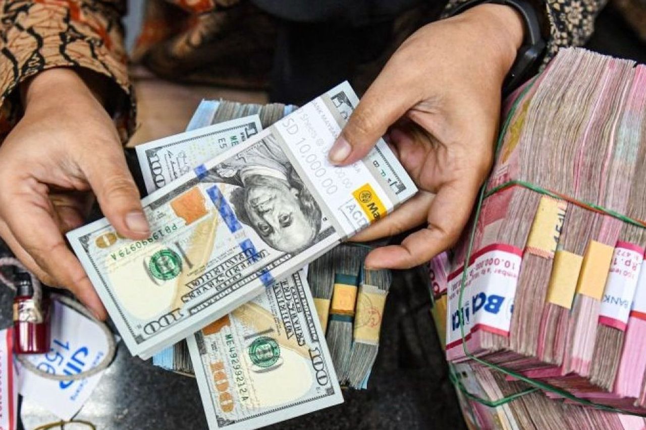 Kurs Rupiah Terkini: Melemah 1 Poin di Tengah Ketidakpastian Ekonomi Global