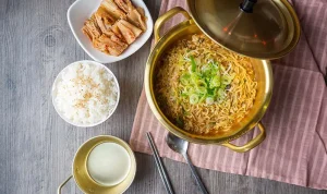 Mie Instan atau Nasi, Mana yang Lebih Cepat Membuat Gemuk?