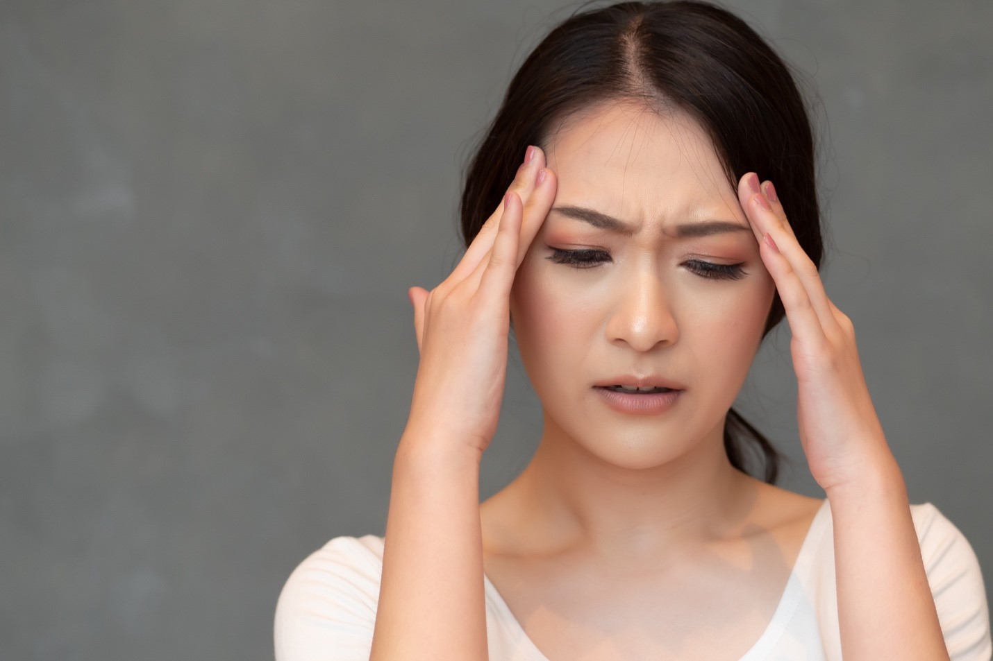 Sakit Kepala Saat Puasa? Temukan Waktu Ideal untuk Minum Obat