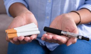 Perbandingan Rokok Elektrik dan Rokok Tembakau, Mana yang Lebih Bahaya bagi Kesehatan?