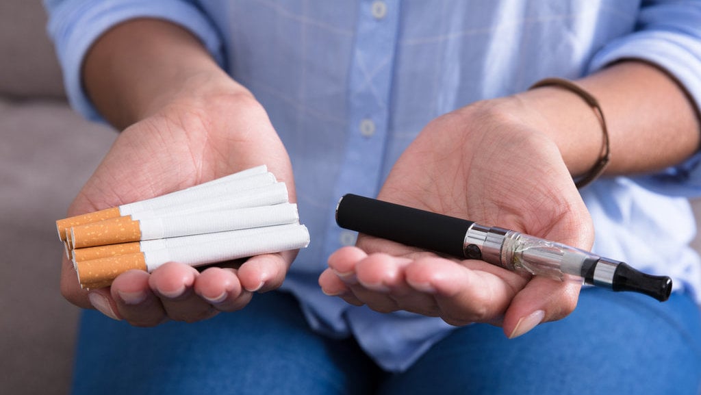Perbandingan Rokok Elektrik dan Rokok Tembakau, Mana yang Lebih Bahaya bagi Kesehatan?