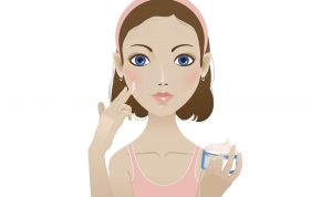 Ilustrasi menggunakan pelembab wajah