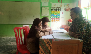 Ilustrasi pengorbanan Guru Nofri dalam mengikuti pelatihan Pendidikan