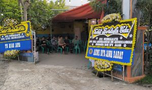 Solidaritas Komunitas Rental Mobil: Karangan Bunga di Rumah Duka Korban Penembakan di Tol Tangerang