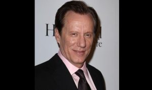 Aktor James Woods menjadi salah satu selebritas yang kehilangan rumah akibat kebakaran besar di Los Angeles, California, AS.