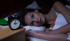 Sering Terbangun Malam Hari? Kenali Penyebab dan Cara Mengatasinya