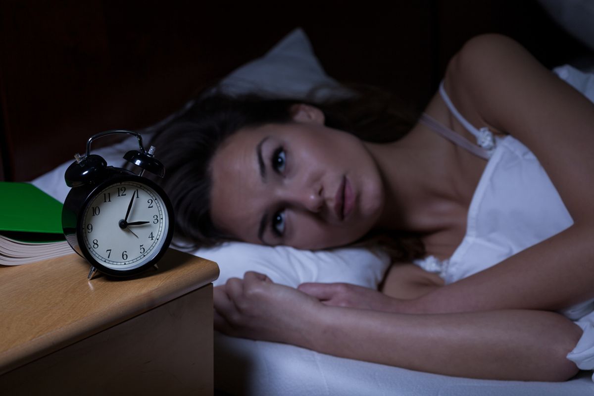 Sering Terbangun Malam Hari? Kenali Penyebab dan Cara Mengatasinya