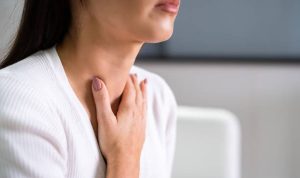 Sakit Tenggorokan Saat Bangun Tidur? Ini Penyebab dan Cara Mengatasinya