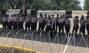 BEM SI menggelar demonstrasi menolak kenaikan PPN menjadi 12 persen di Istana Negara
