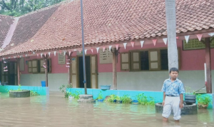 Banjir merendam SDN 2 Krakitan, Kecamatan Bayat, Kabupaten Klaten
