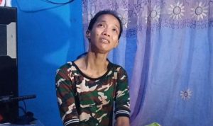 Kamelia (38) ibu dari siswa SD kelas IV di Medan yang viral disuruh gurunya belajar di Lantai