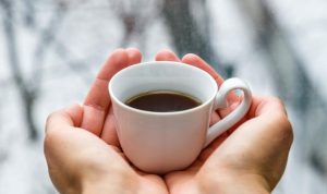 Ilustrasi Rahasia Menyeduh Kopi yang Sehat ala Jessie Inchauspé