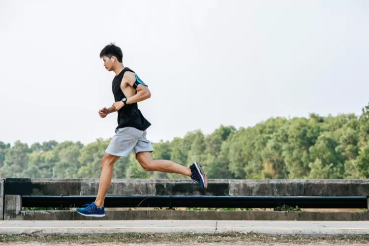 Cara Mengatasi Perut Sakit Saat Lari, Tips Efektif untuk Pelari