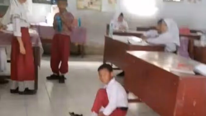 Fakta di Balik Siswa SD Dihukum Duduk di Lantai, Kakak Wali Murid Minta Maaf