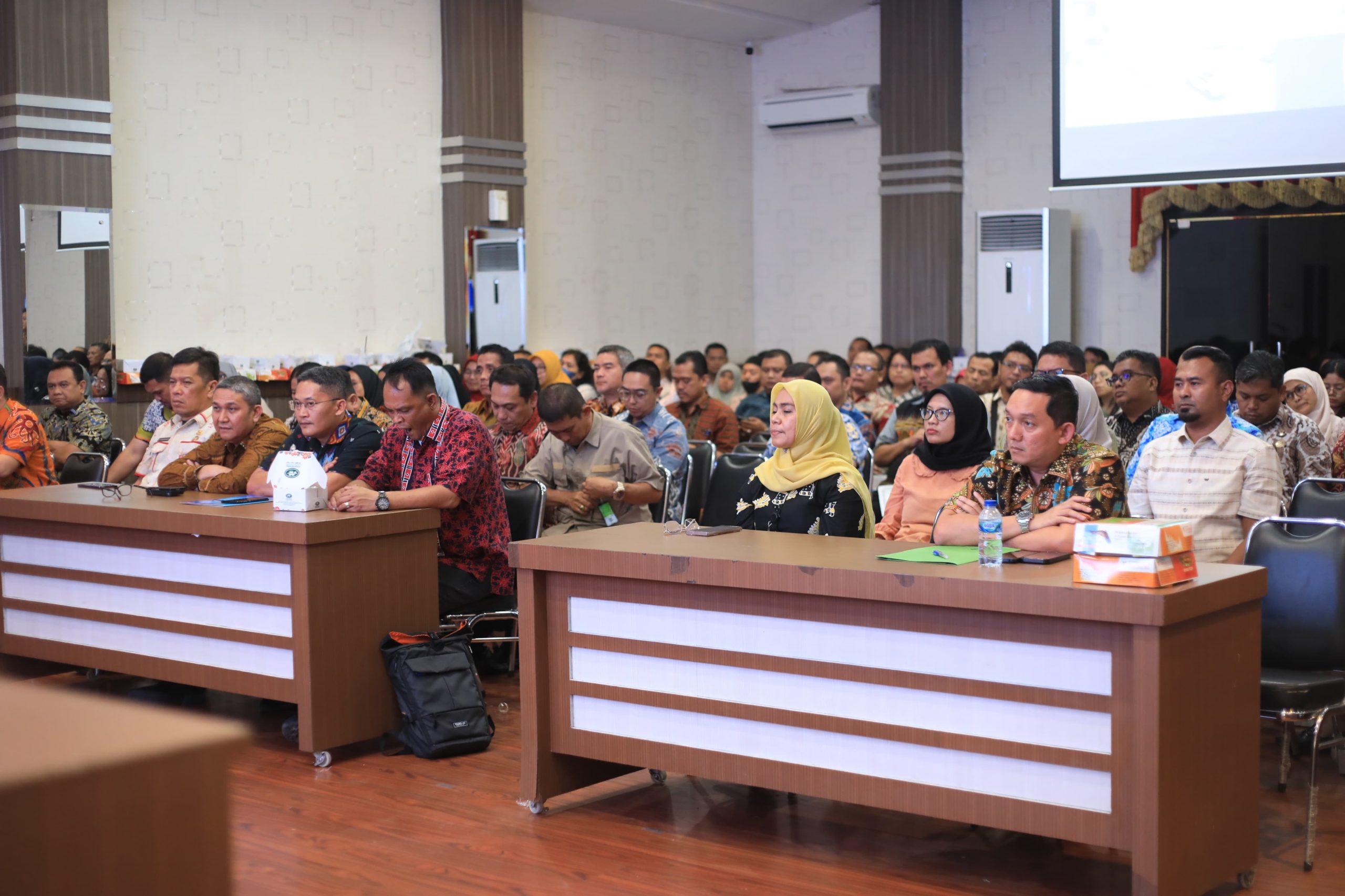 Rapat Koordinasi penyusunan LKPJ di Balai Kota Medan, Kamis (9/1/2025). BP/erwan