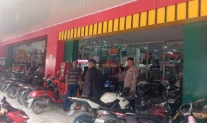 Kepolisian melakukan dipusat perbelanjaan di Tanjung Morawa.(Istimewa)