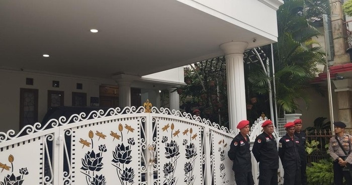 KPK Geledah Rumah Hasto Kristiyanto Terkait Kasus Suap dan Perintangan Penyidikan Harun Masiku