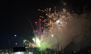 Kemeriahan Malam Tahun Baru di Kota Medan, Ribuan Warga Merayakan dengan Pesta Kembang Api