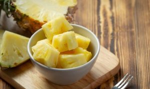 Makanan yang Tidak Boleh Dikonsumsi Bersamaan dengan Nanas, Cek Daftarnya!