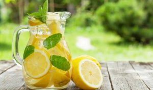 Manfaat Minum Air Lemon Setiap Hari untuk Kesehatan Tubuh