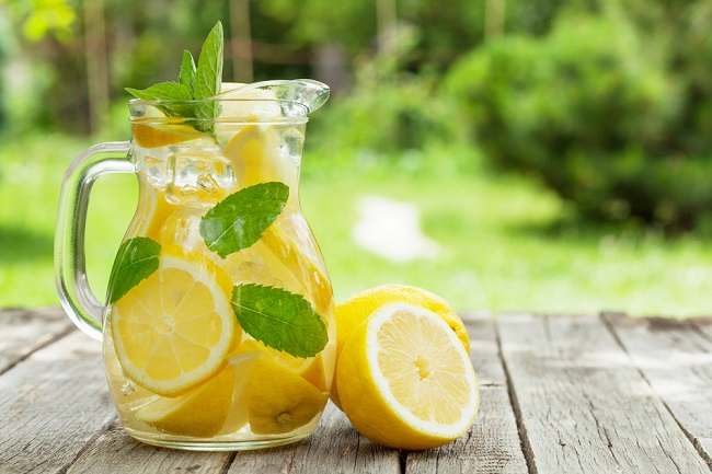 Manfaat Minum Air Lemon Setiap Hari untuk Kesehatan Tubuh