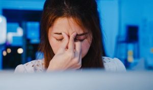 Penyebab Pusing di Sekitar Mata dan Alis yang Perlu Anda Ketahui