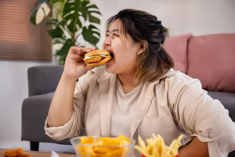 Penyebab Rasa Mudah Lapar dan Cara Mengatasinya
