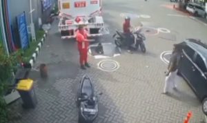 Petugas SPBU Dikeroyok Pengendara yang Merokok di Area Pom Bensin