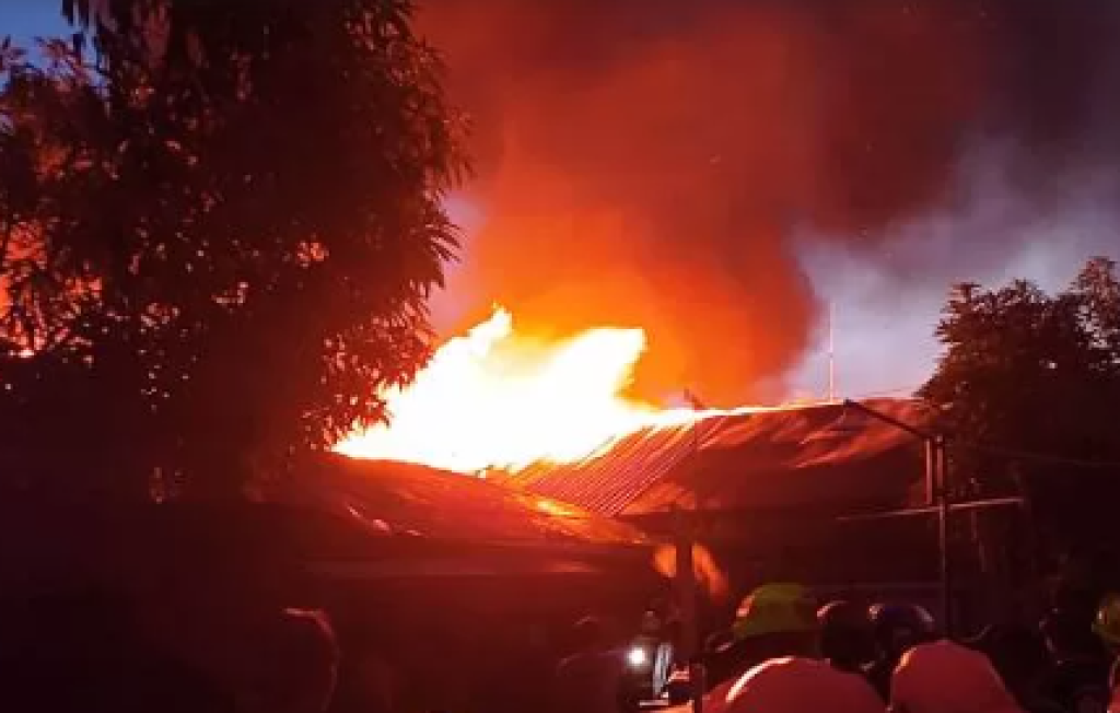 Rumah Ketua KPU Tapteng Terbakar, Anak Lihat Sosok Misterius Sebelum Kejadian