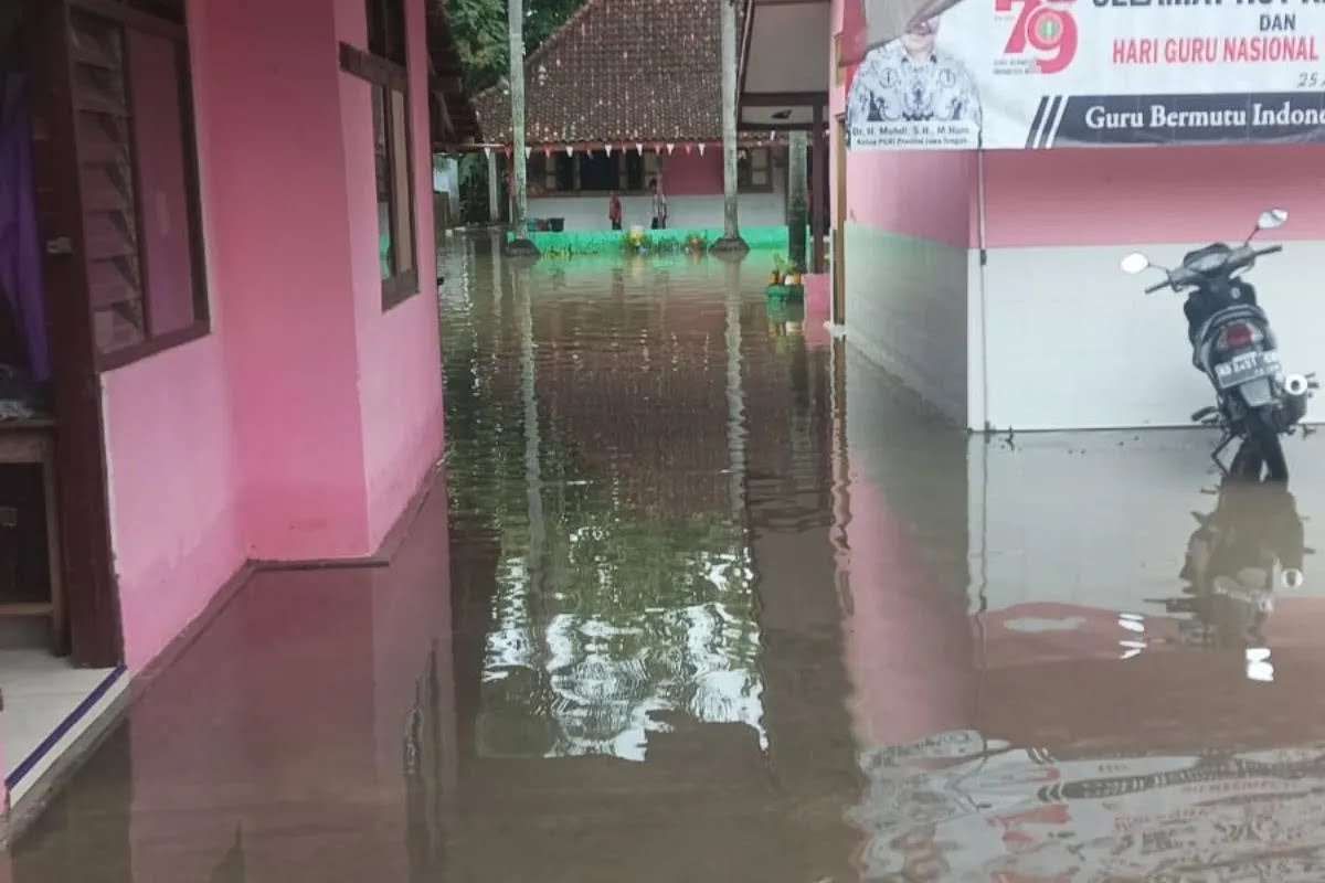Salah satu sekolah terendam banjir di Kabupaten Klaten, Jawa Tengah
