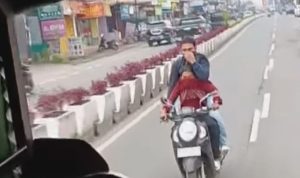 Satpol PP Medan Dilempari Batu oleh Pedagang Kaki Lima di Taman Cadika