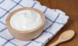 Yogurt untuk Asam Lambung, Manfaat dan Tips Memilih yang Aman
