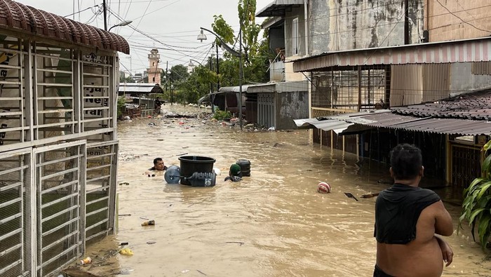 Banjir Melanda 4 Kecamatan, 7.455 Jiwa Terdampak