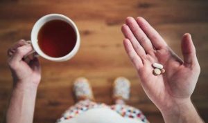 Bahaya Minum Obat dengan Teh, Bisa Sebabkan Efek Samping Serius