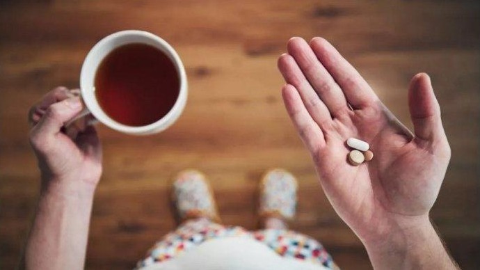 Bahaya Minum Obat dengan Teh, Bisa Sebabkan Efek Samping Serius
