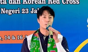 Jung Il Woo Tiba di Jakarta Tanpa Pengumuman, Sapa Penggemar dan Kenalkan Budaya Lewat Kegiatan Sukarelawan