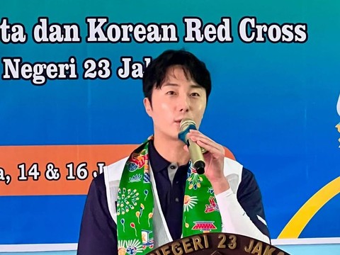 Jung Il Woo Tiba di Jakarta Tanpa Pengumuman, Sapa Penggemar dan Kenalkan Budaya Lewat Kegiatan Sukarelawan