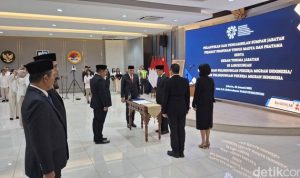 Menteri P2MI Abdul Kadir Karding melantik 8 pejabat di kementeriannya. Dia menyampaikan pesan Prabowo Subianto soal peningkatan kemampuan pekerja migran.