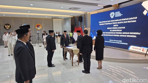 Menteri P2MI Abdul Kadir Karding melantik 8 pejabat di kementeriannya. Dia menyampaikan pesan Prabowo Subianto soal peningkatan kemampuan pekerja migran.