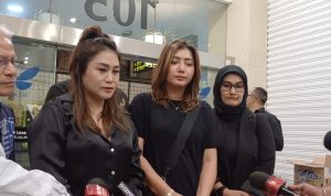 Pratiwi Noviyanthi Melayat ke Rumah Duka Alvin Lim, Mengungkapkan Permintaan Maaf dan Duka Cita