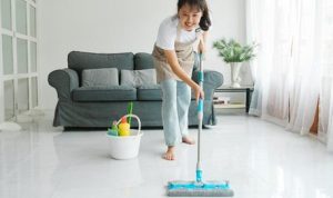 Jalan Kaki atau Bersih-Bersih Rumah? Mana yang Lebih Efektif untuk Membakar Kalori