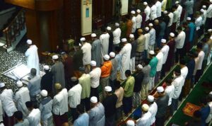 Benarkah Hadits tentang Keutamaan Salat Tarawih dari Malam ke-1 hingga ke-30?