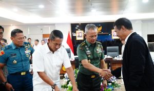 Perum Bulog dan TNI meneken perjanjian kerja sama (PKS) di Gedung A, Kementerian Pertanian, Jakarta Selatan