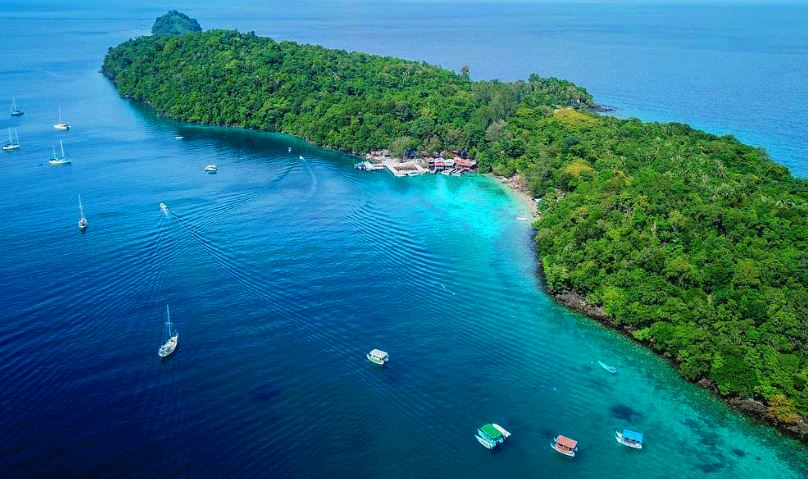 12 Destinasi Wisata Terindah di Indonesia Barat yang Wajib Kamu Kunjungi